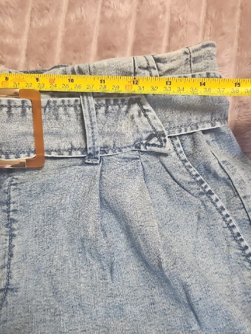 High-Waist Light Blue Denim Shorts with Belt - Picture 2 of 4